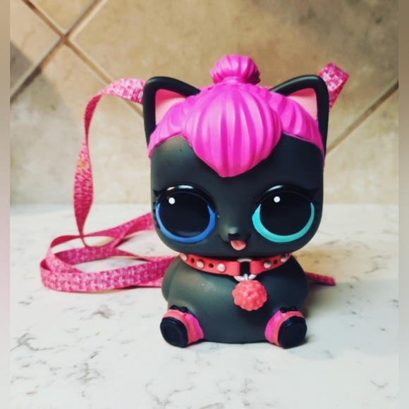 MGA LOL Surprise Biggie Pets Spicy Kitty Bookbag Piggy Bank - Picture 6 of 9